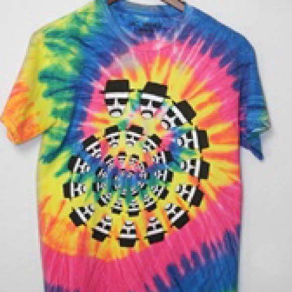 LOOKING!!! Jac Vanek Heisenberg shirt!