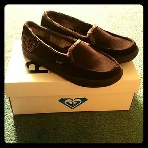 Brown Roxy sliders