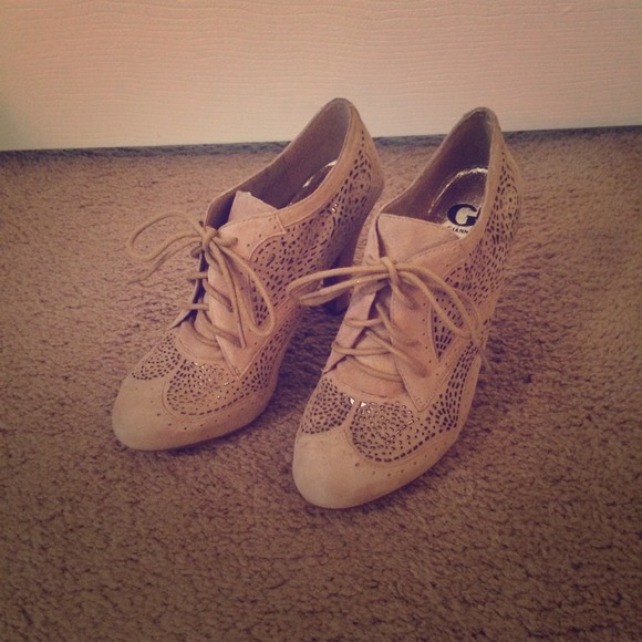 Gorgeous beige Gianni Bini lace up heels! 1/2 off! - Picture 1 of 4