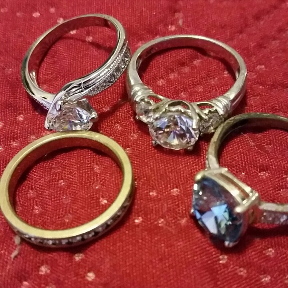 Beautiful Cocktail Rings - Picture 4 of 4