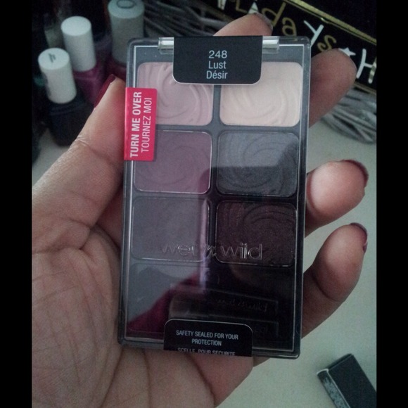 Brand new "Lust" eyeshadow palette from Wet n Wild