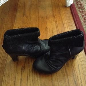 Cute boots!!! (in good condition)