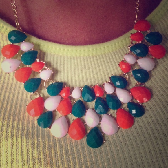 Statement necklace