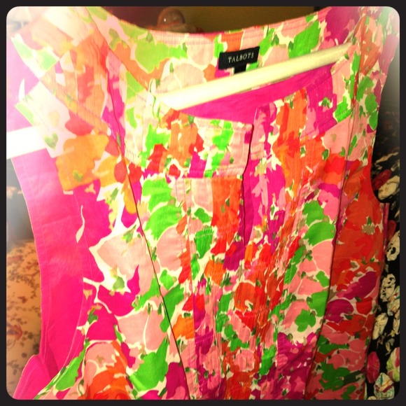 Talbots Tops - REDUCED‼️  Beautiful cotton floral top