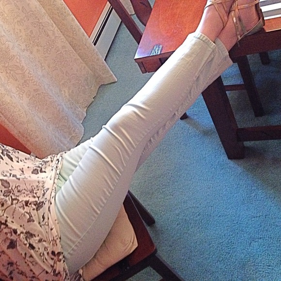 My FAVORITE mint skinny jeans! 💕
