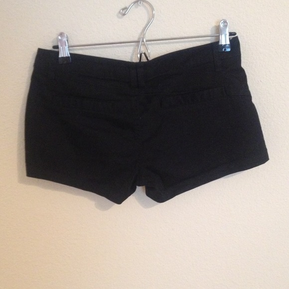 LOW RISE BLACK VOLCOM SHORTS - Picture 2 of 4