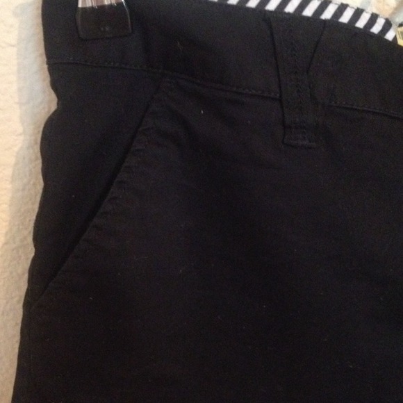 LOW RISE BLACK VOLCOM SHORTS - Picture 3 of 4