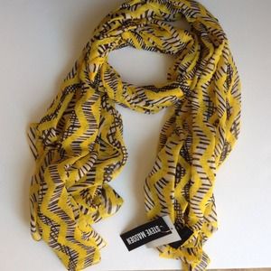 💙💙💙Steve Madden Neon Yellow Long Scarf💙💙💙
