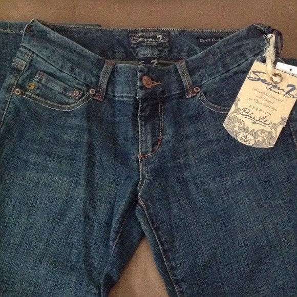 NWT Seven7 Size 3 Boot Cut Jeans