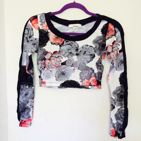 🌸✨ Floral Long Sleeved Half Shirt ✨🌸