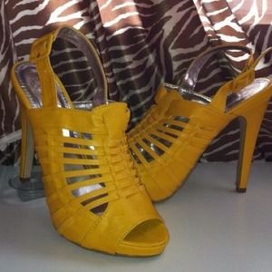 Canary yellow heels size 6.5