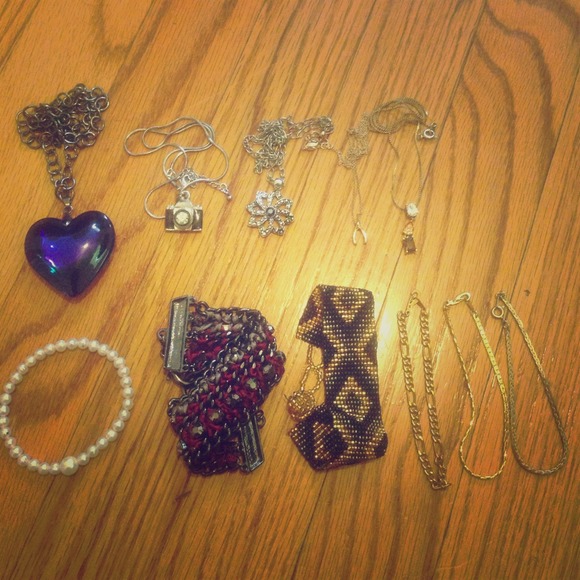 Necklace and bracelet bundle