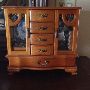 Large jewelry holder