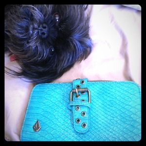 Volcom wallet 💚