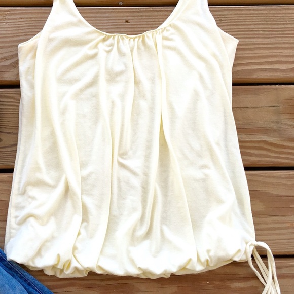 ✖️SOLD✖️Yellow bubble tank - Picture 4 of 4