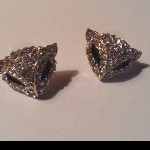 3/4" Rhinestone Fox Head Post Earrings - Picture 2 of 4