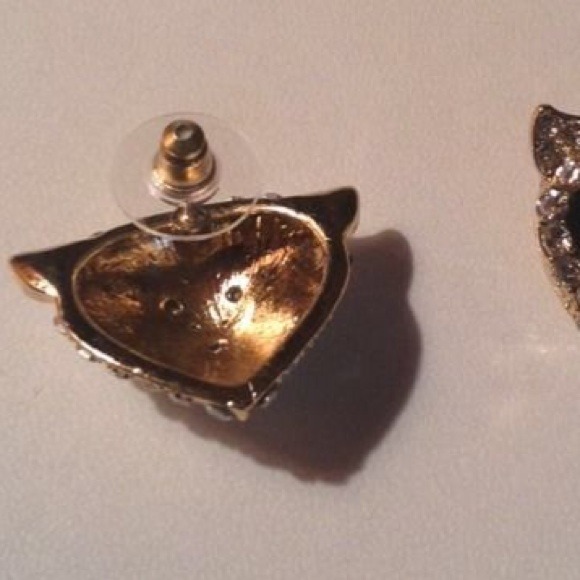 3/4" Rhinestone Fox Head Post Earrings - Picture 3 of 4