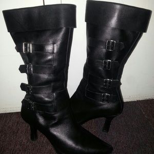 Pure leather boots..