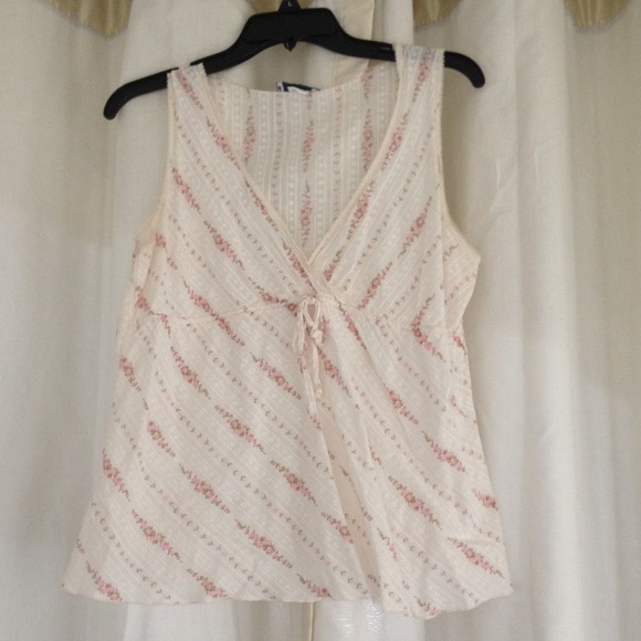 Feminine Pink and Cream Floral top with lace