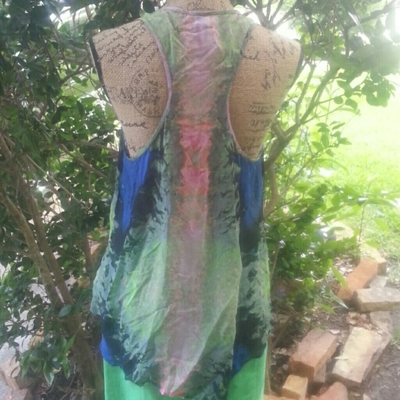 💋 Razor back tank top. - Picture 2 of 3