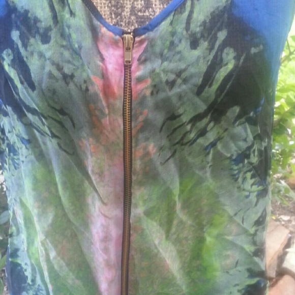 💋 Razor back tank top. - Picture 3 of 3