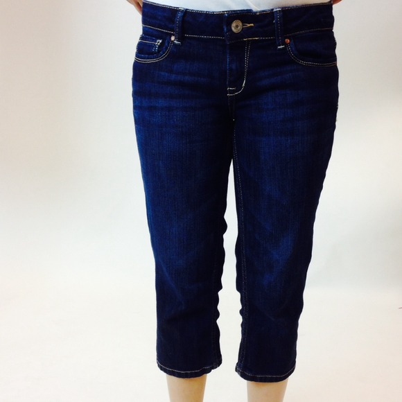 Dark wash denim capris