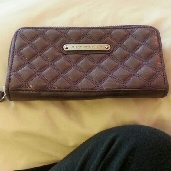 A juicy couture wallet