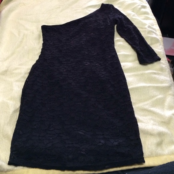 Paradise Miss Lace dress!๐๐๐ - Picture 2 of 4