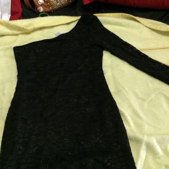 Paradise Miss Lace dress!๐๐๐ - Picture 4 of 4