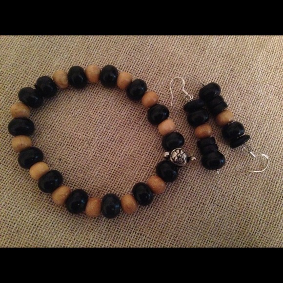 Onyx & Sea Coral stretch bracelet set 7"