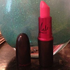 Viva Glam Nicki MAC lipstick