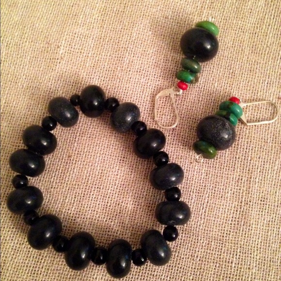 Onyx / Turquoise / wood bracelet set 7"
