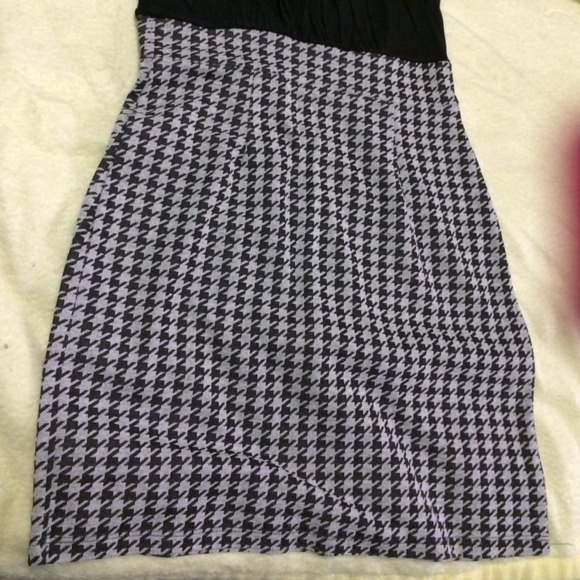 Pretty Good Dress! ๐๐ - Picture 4 of 4