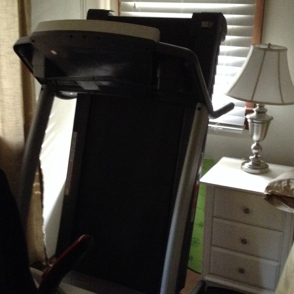 Pro form treadmill - Picture 1 of 3