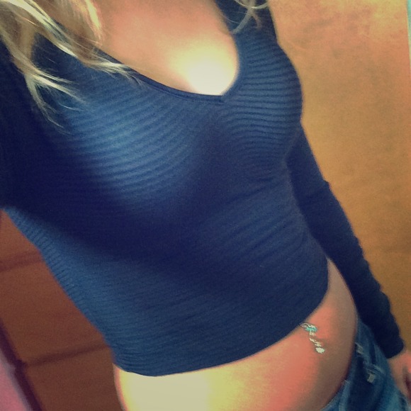 Navy blue long sleeved crop top