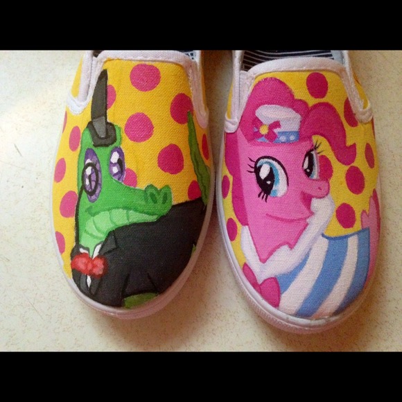 Pinkie Pie and Gummy Canvas Flats!
