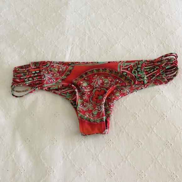 luli fama bikini bottoms