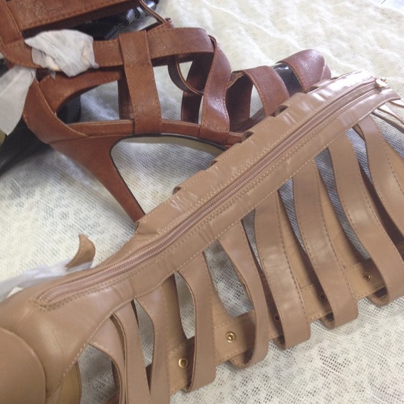 Gladiator Size 6 Strappy Sandal Heels Black - Picture 3 of 4