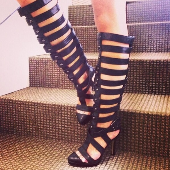 UOG Shoes - Gladiator Size 6 Strappy Sandal Heels Black