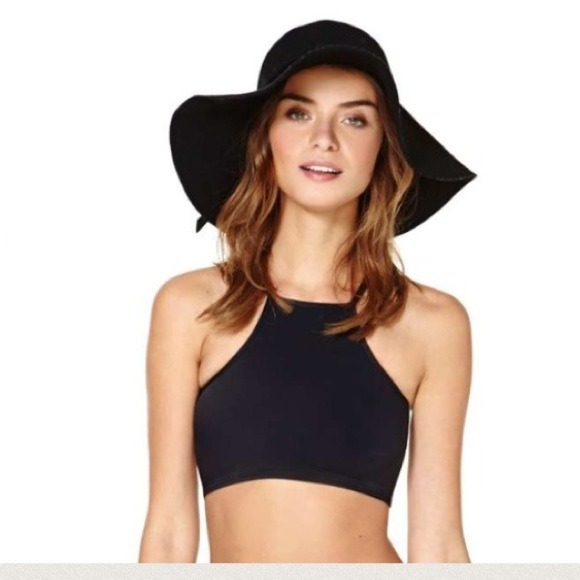 Lolli halter swim top👙 - Picture 3 of 3