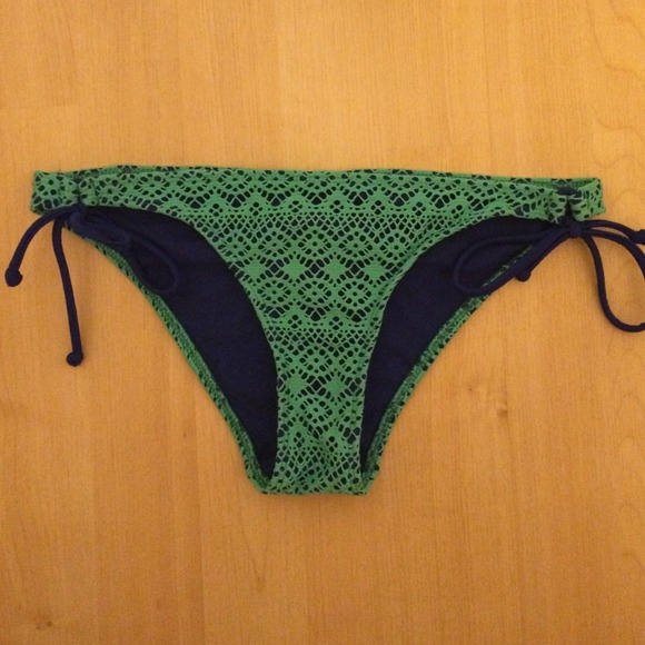 ✨Hollister Bikini Bottoms✨