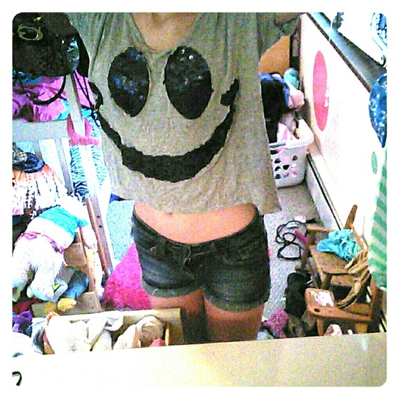 Crop top smile shirt