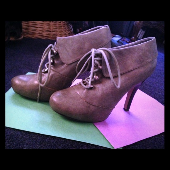 madden girl gray booties!