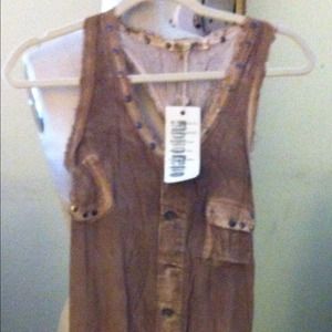 brown sleeveless top
