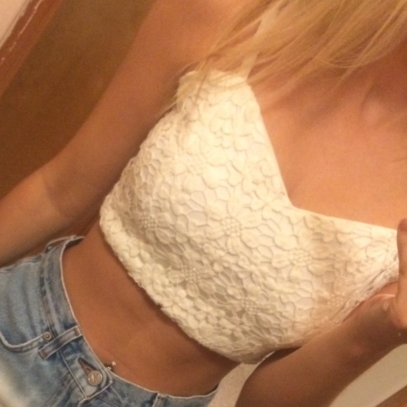 Lace white crop top!
