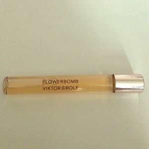 FLOWERBOMB Viktor & Rolf