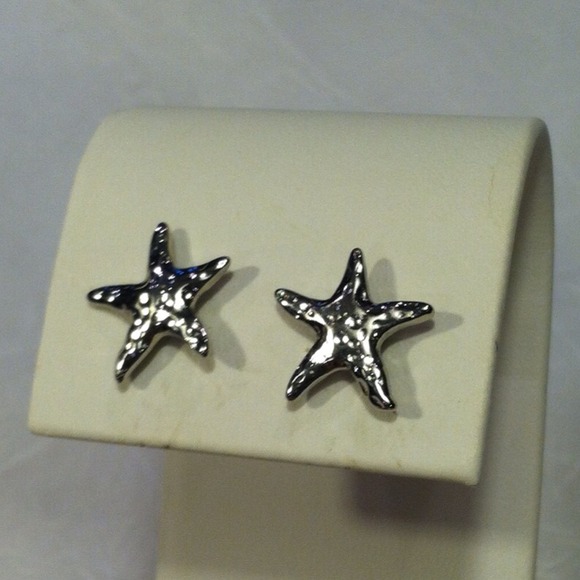 🚫SOLD🚫 Silver starfish earrings - Picture 2 of 4
