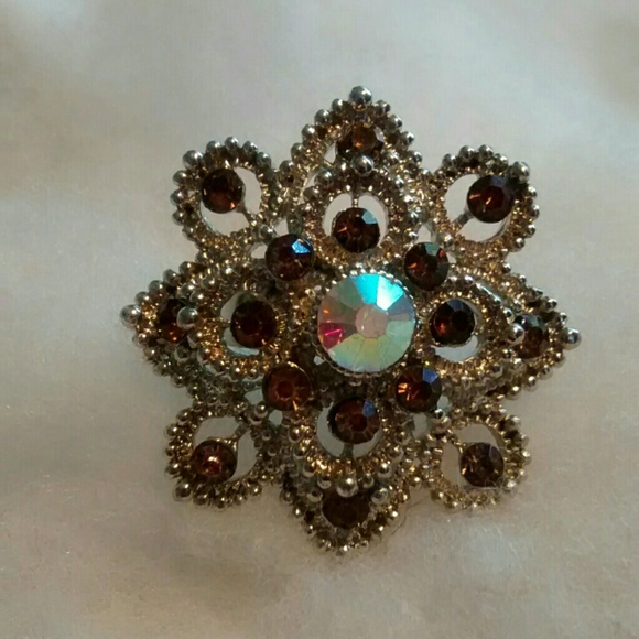 Rubyllk ring/stones w/aroraboralis lk middle stone