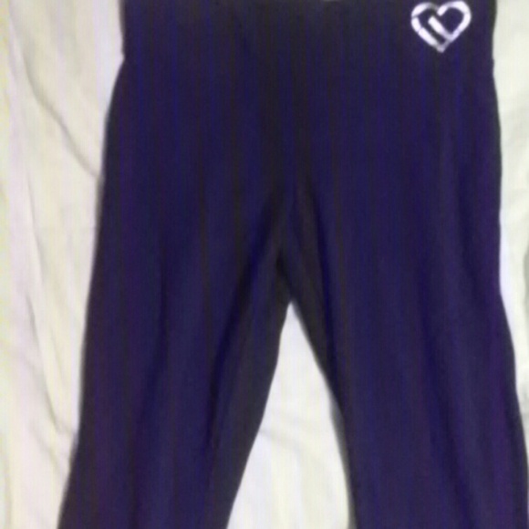 solid black print capri style yoga pants - Picture 1 of 1