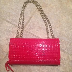 Chanel red bag ! Has never been used